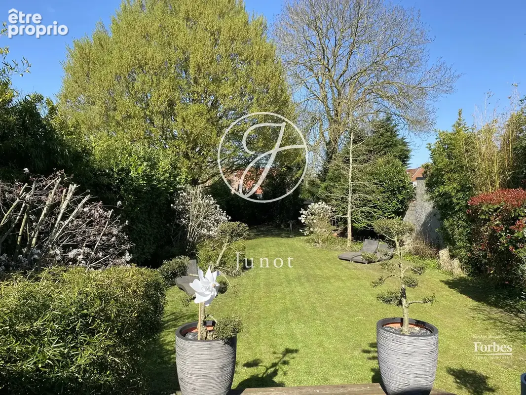 Sainghin en Mélantois – CENTRE - Maison de caractère – 265m² - 5 chambres - Local commercial – Jardin - Cave - Grenier - photo 6
