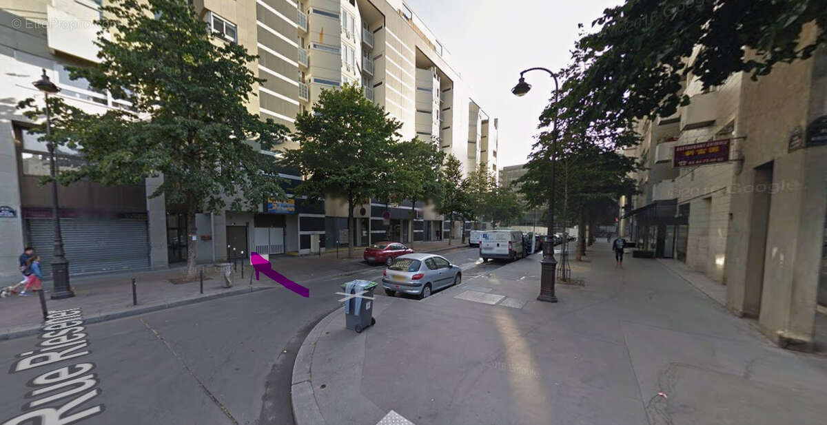 Parking à PARIS-12E