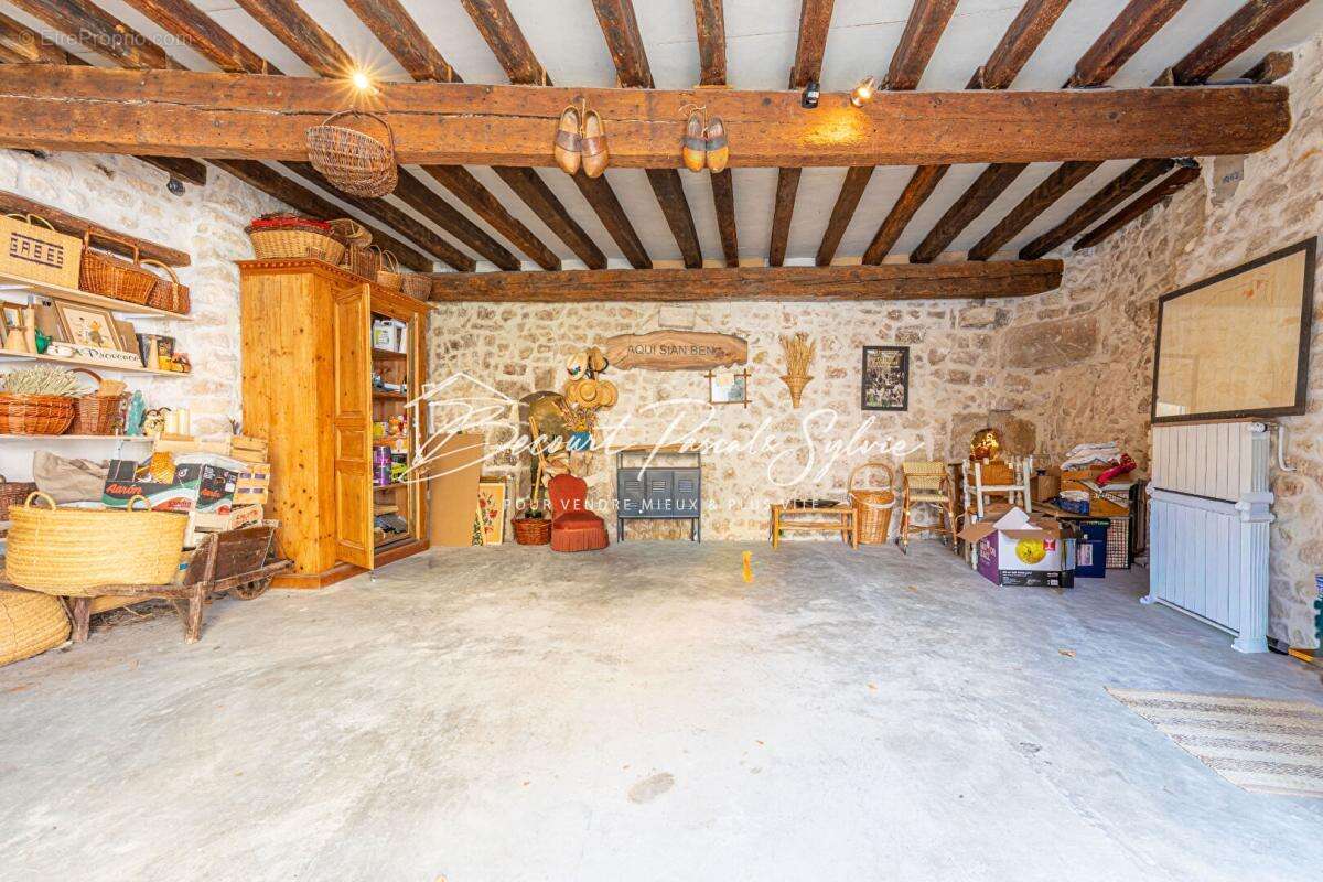 Maison à PERNES-LES-FONTAINES