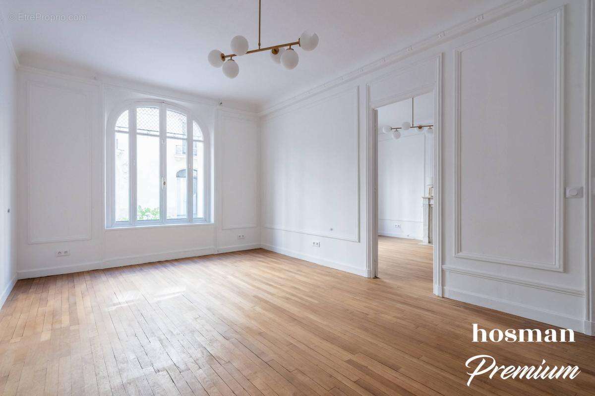 Appartement à PARIS-7E