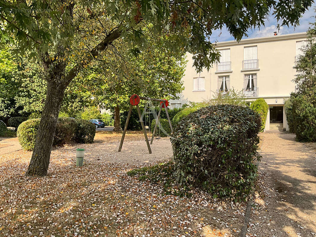 Appartement Parc de Maisons-Laffitte 4p 3ch 78 m2 - photo 14