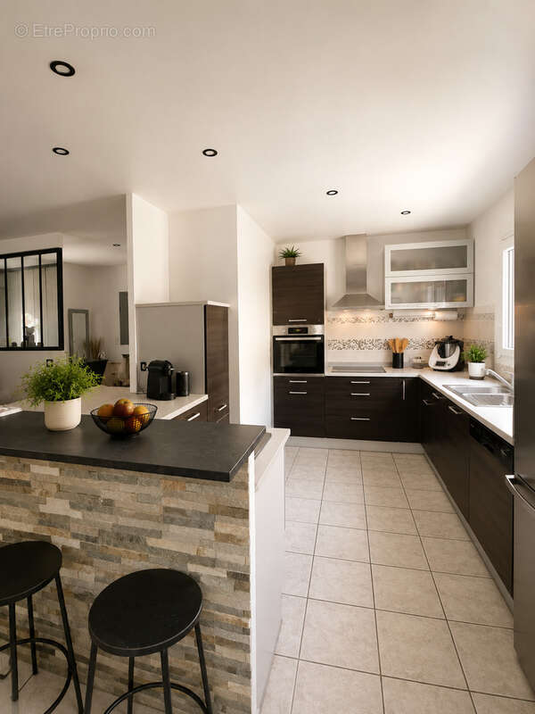 Maison familiale avec studio indépendant, secteur recherché Saint-Clair-du-Rône - photo 4