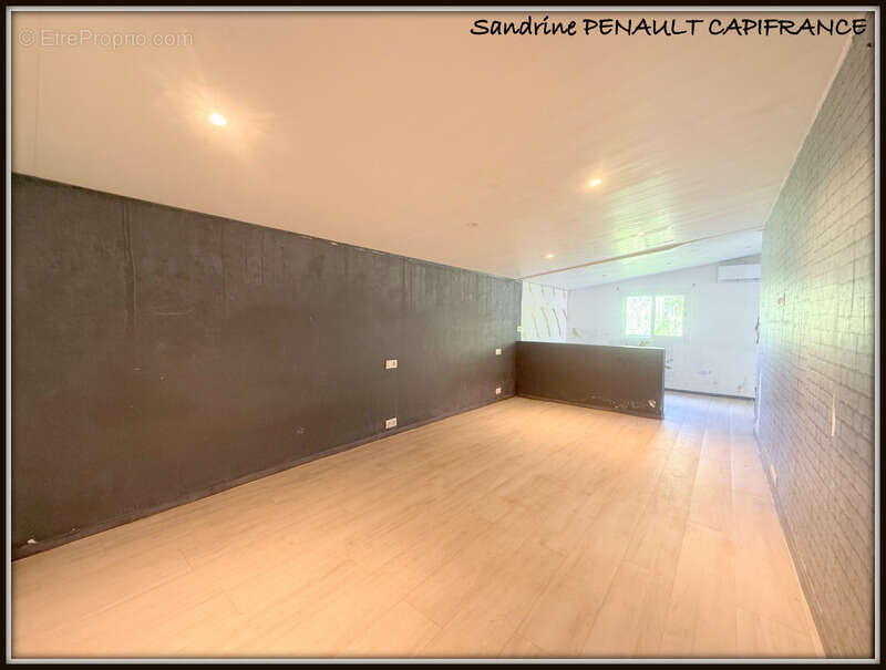 A vendre a kourou (guyane francaise) une maison individuelle t8 de 195 m² + 1 studio independant de 29 m² - terrain de 526 m² -  - photo 12