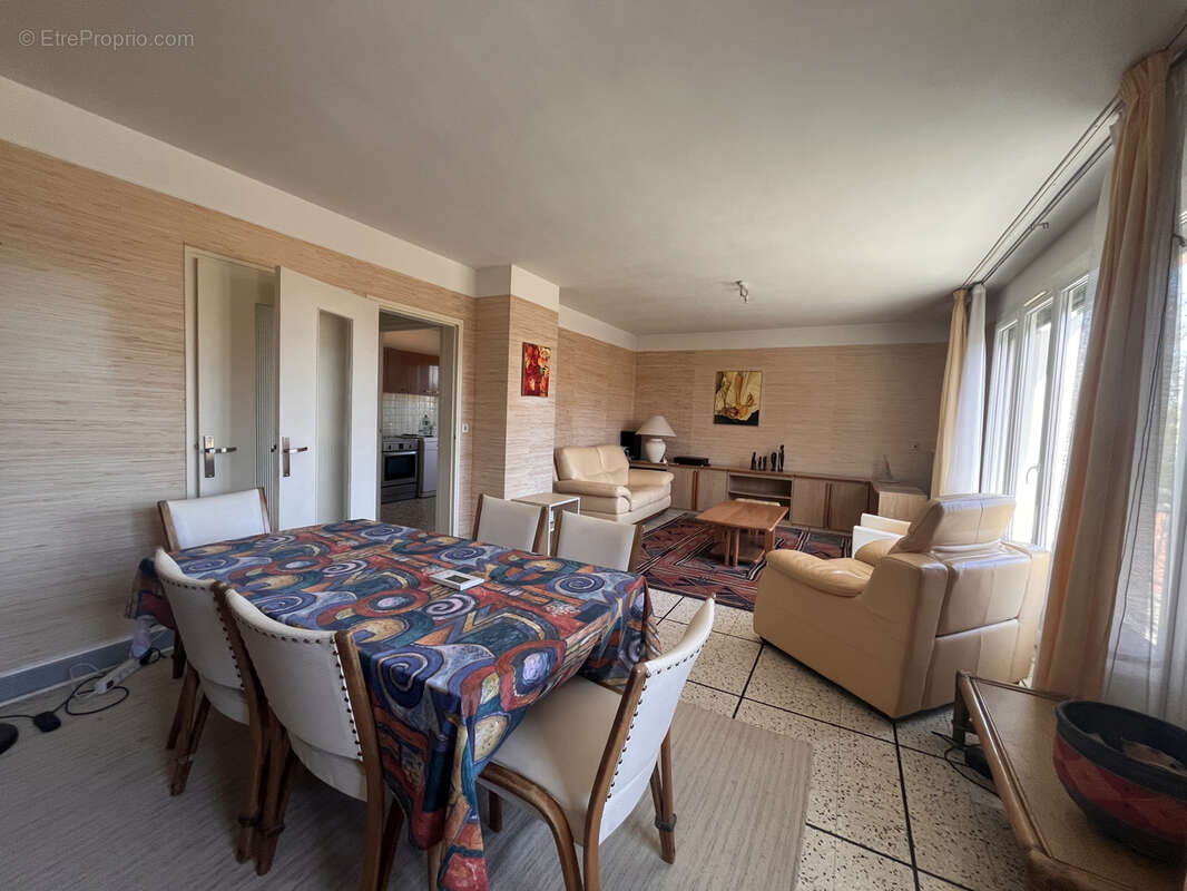 Maison à SAINT-JULIEN-LES-VILLAS