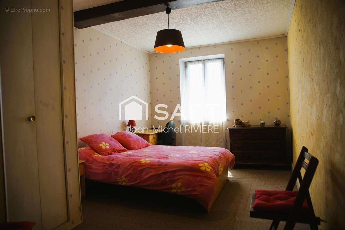 Maison 150 m² à Taluyers  - photo 8