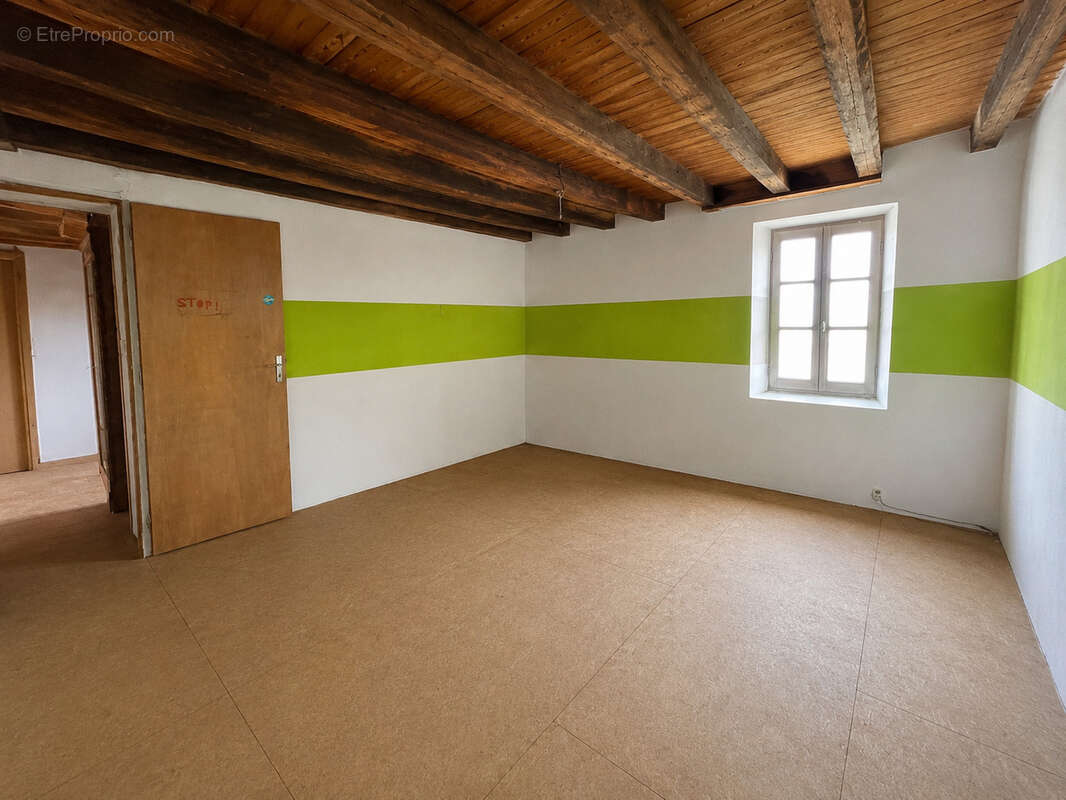 Appartement 140 m² à Saint-Maurice-La-Souterraine  - photo 12