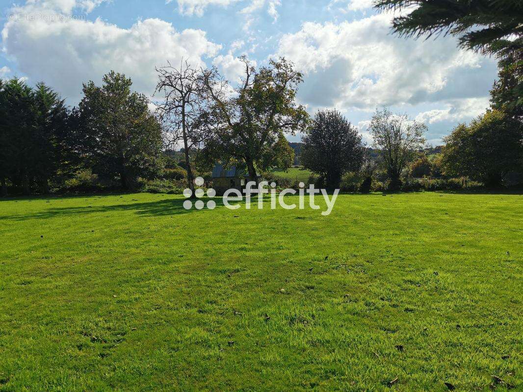 Maison à SAINT-SEVER-CALVADOS