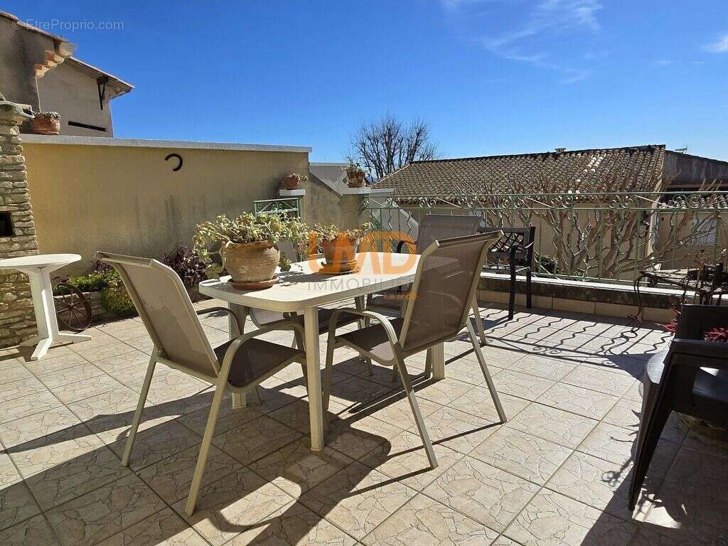 Maison à CHATEAUNEUF-DE-GADAGNE