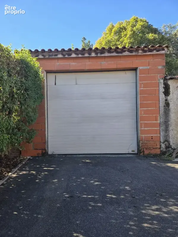 Parking à LABARTHE-SUR-LEZE