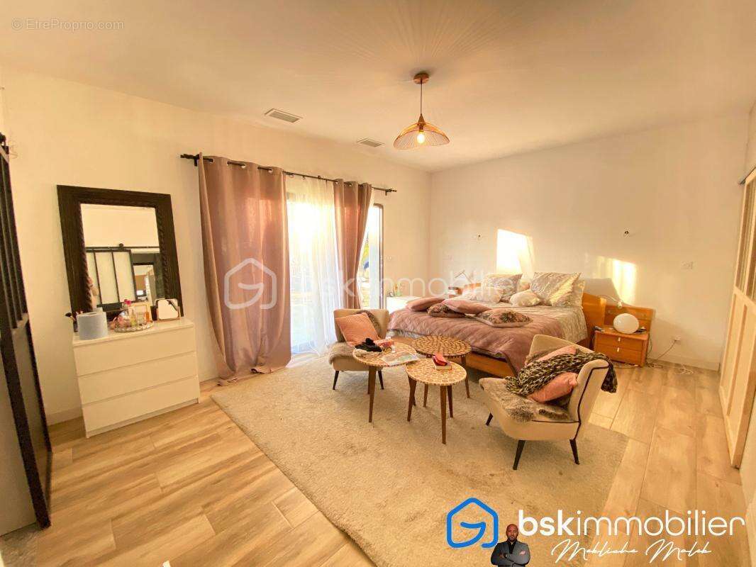 Maison à SAINT-JEAN-DE-VEDAS