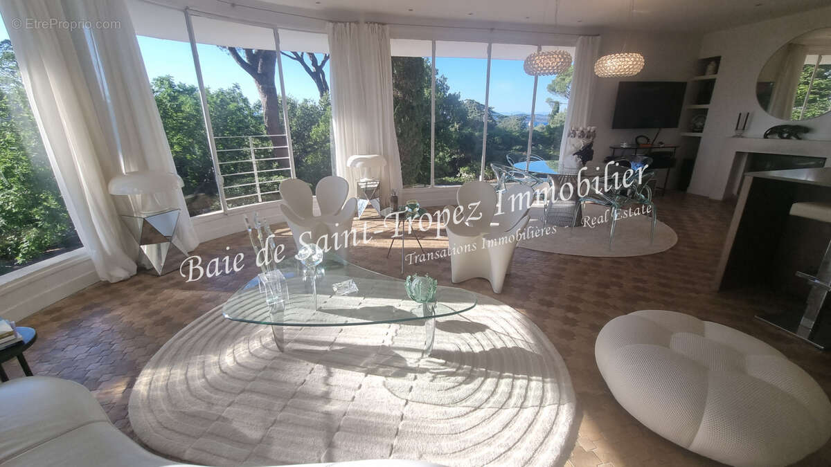 Appartement à SAINT-TROPEZ
