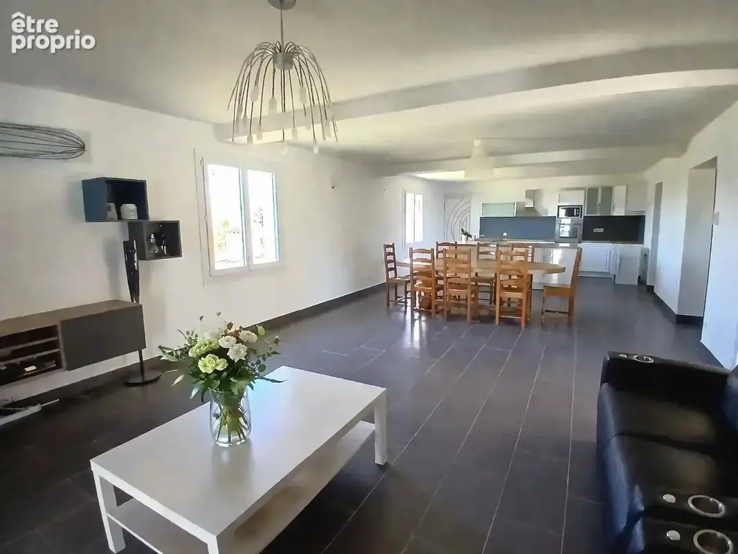 Pavillon moderne de 5 chambres avec piscine - photo 2