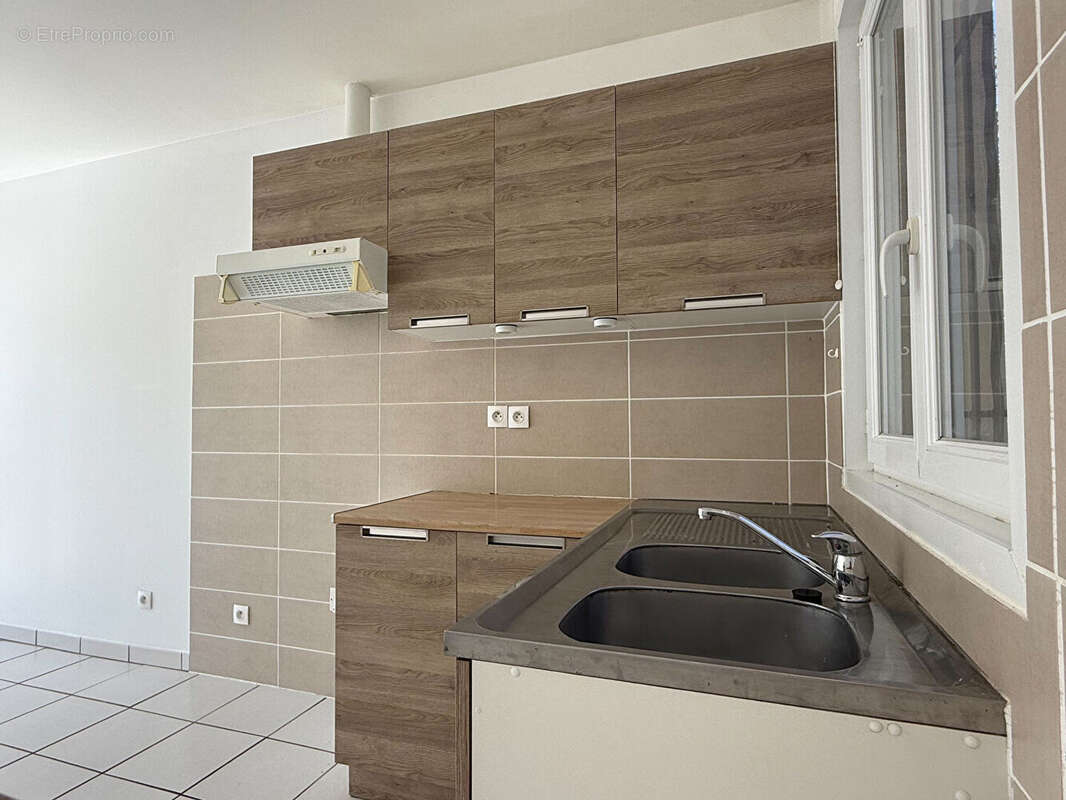 Maison à SAINT-SEURIN-DE-CURSAC