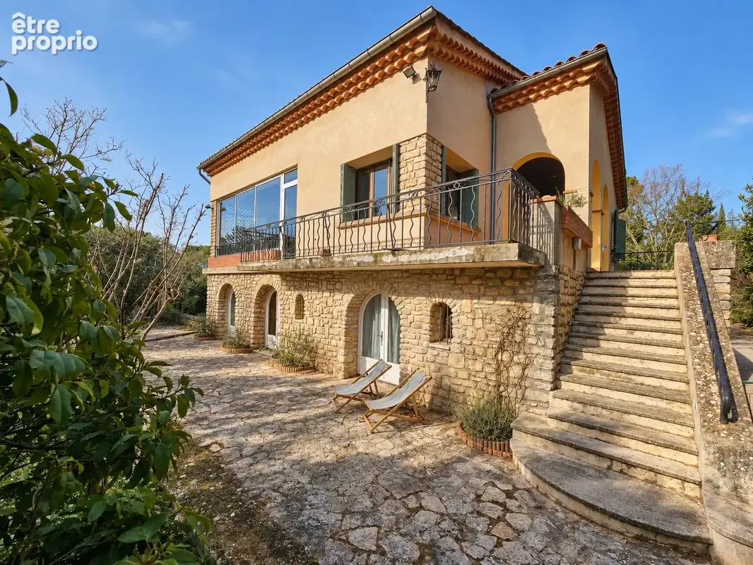 Roussillon, Luberon belle maison de plus de 200 m2 avec jardin et piscine. - photo 12