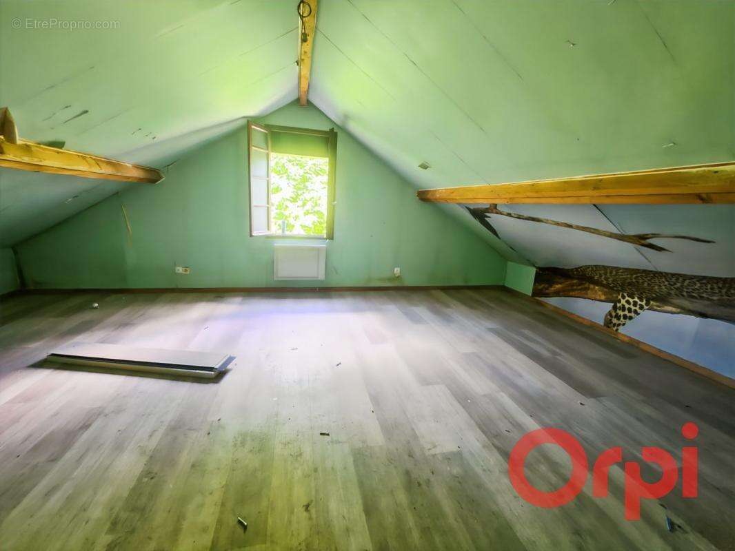 Maison à BRUERE-ALLICHAMPS