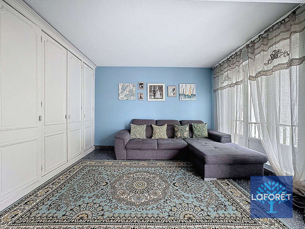 Appartement à CHILLY-MAZARIN