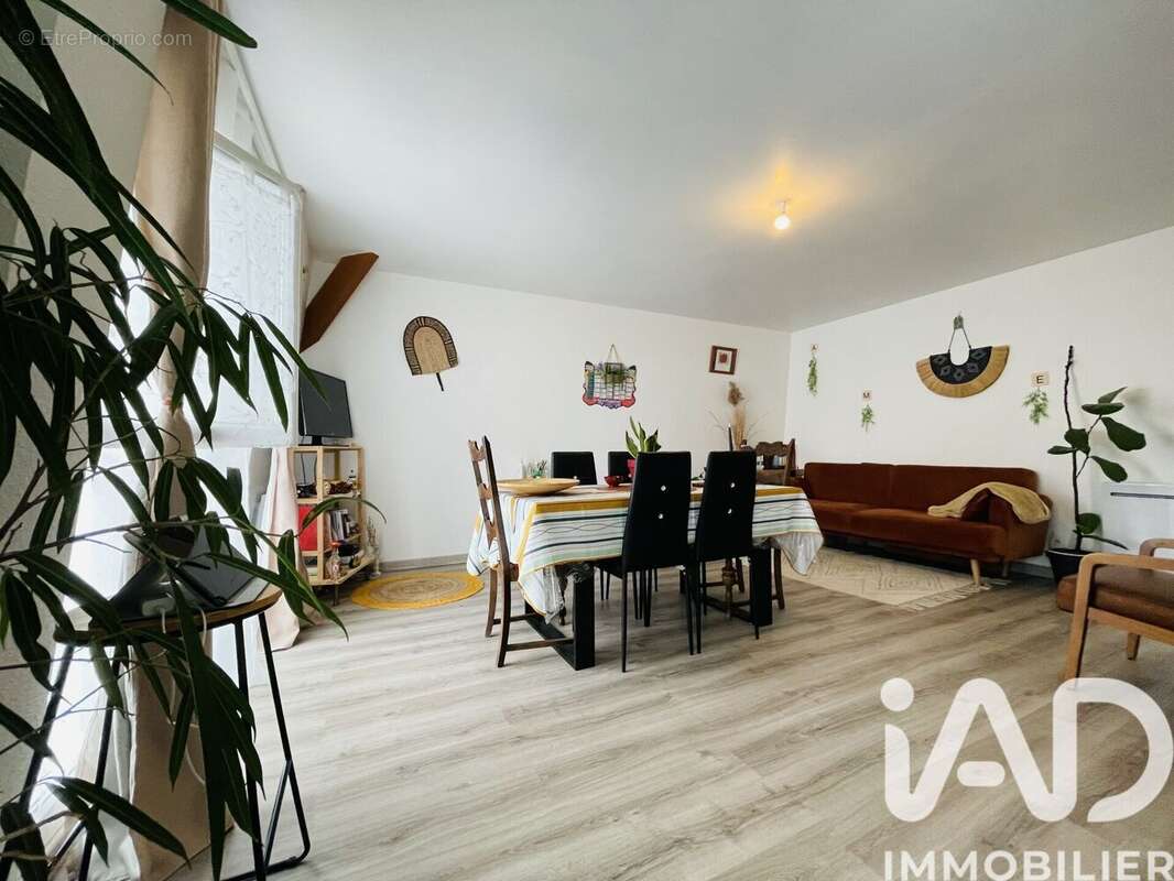 Photo 2 - Appartement à MONTEREAU-FAULT-YONNE