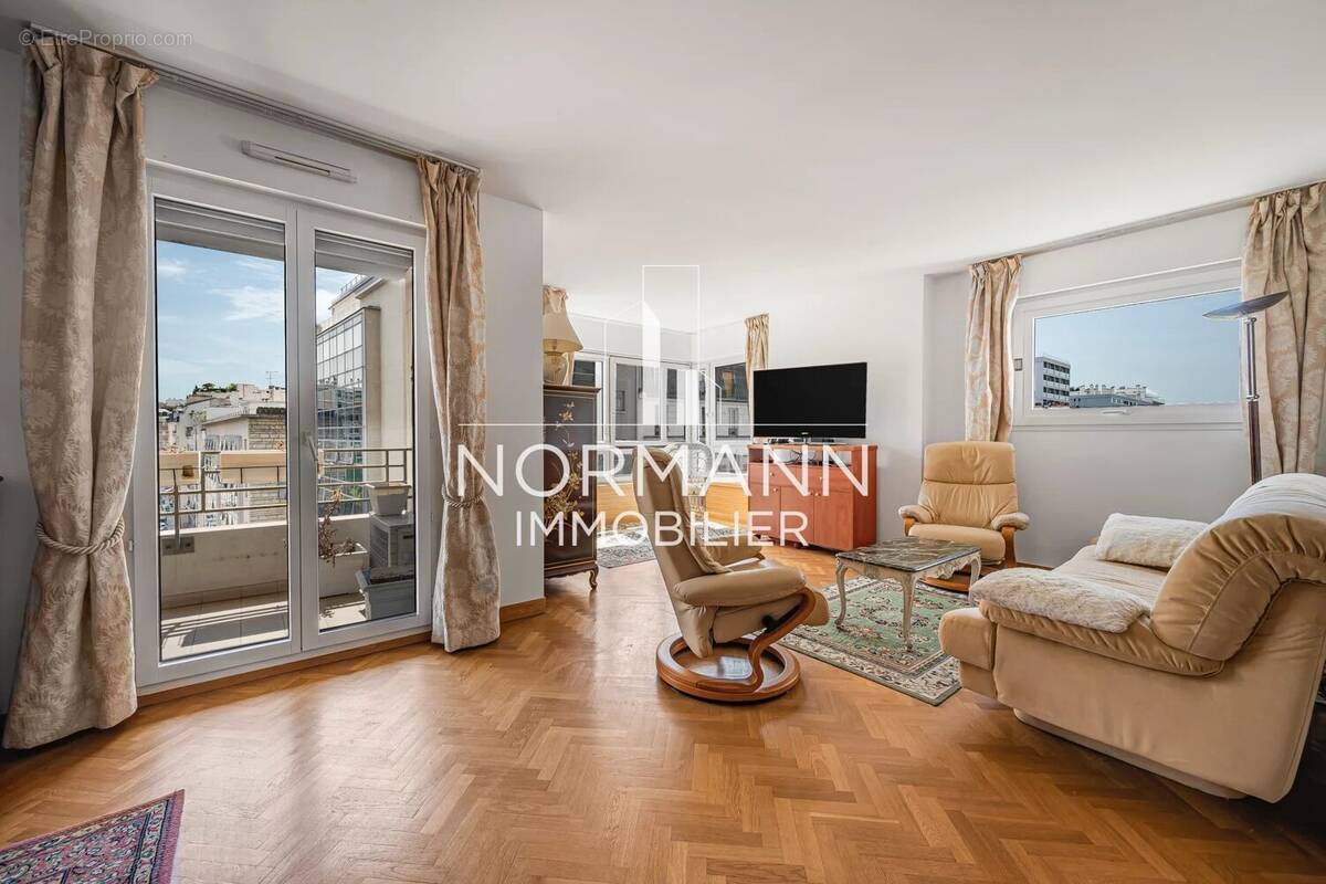 Appartement à PARIS-15E