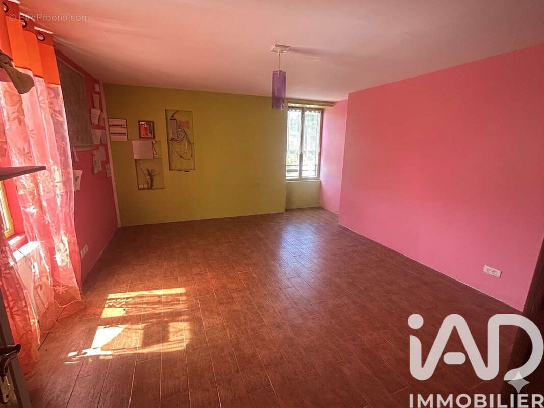 Maison 375 m² à La Celle-En-Morvan  - photo 8