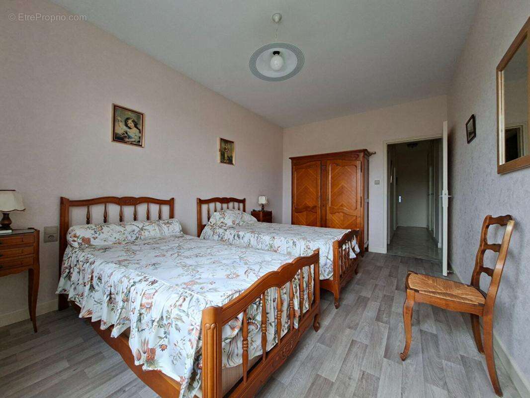 Appartement Montceau Les Mines 5 pièce(s) 108.5 m2 - photo 12