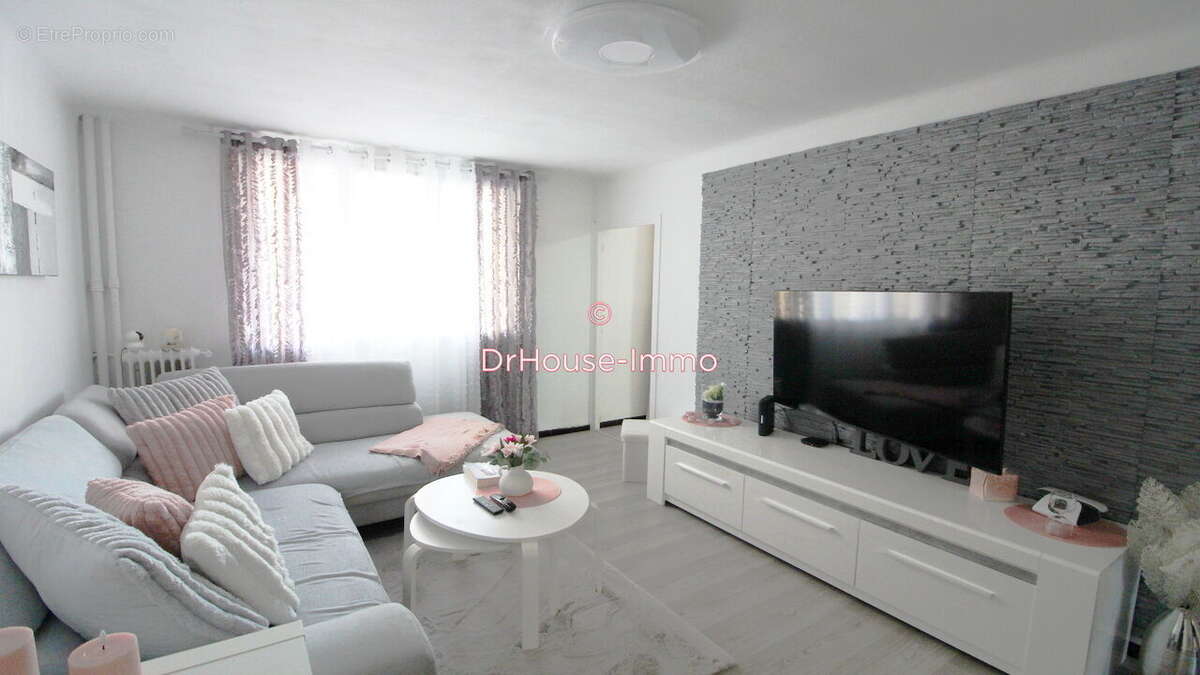 Appartement à MARSEILLE-3E