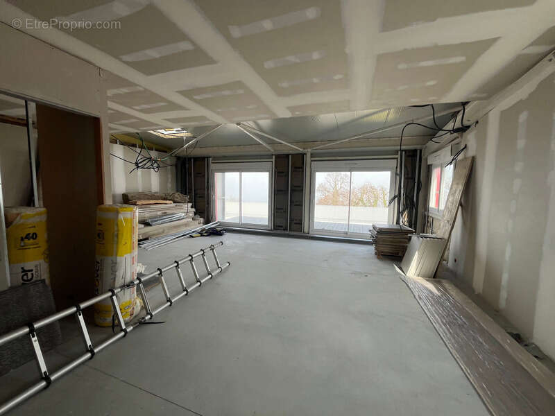 Commerce à MAXILLY-SUR-LEMAN