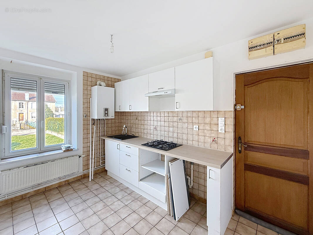 Appartement à MIRECOURT