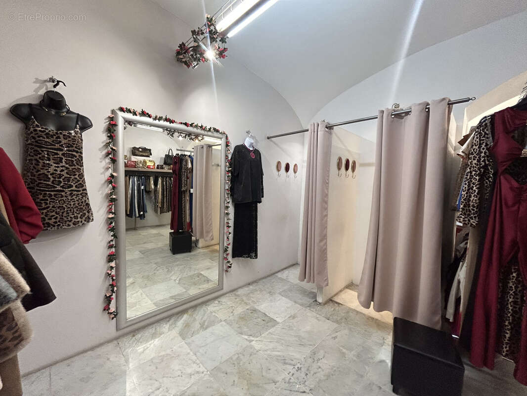 Commerce à SAN-MARTINO-DI-LOTA