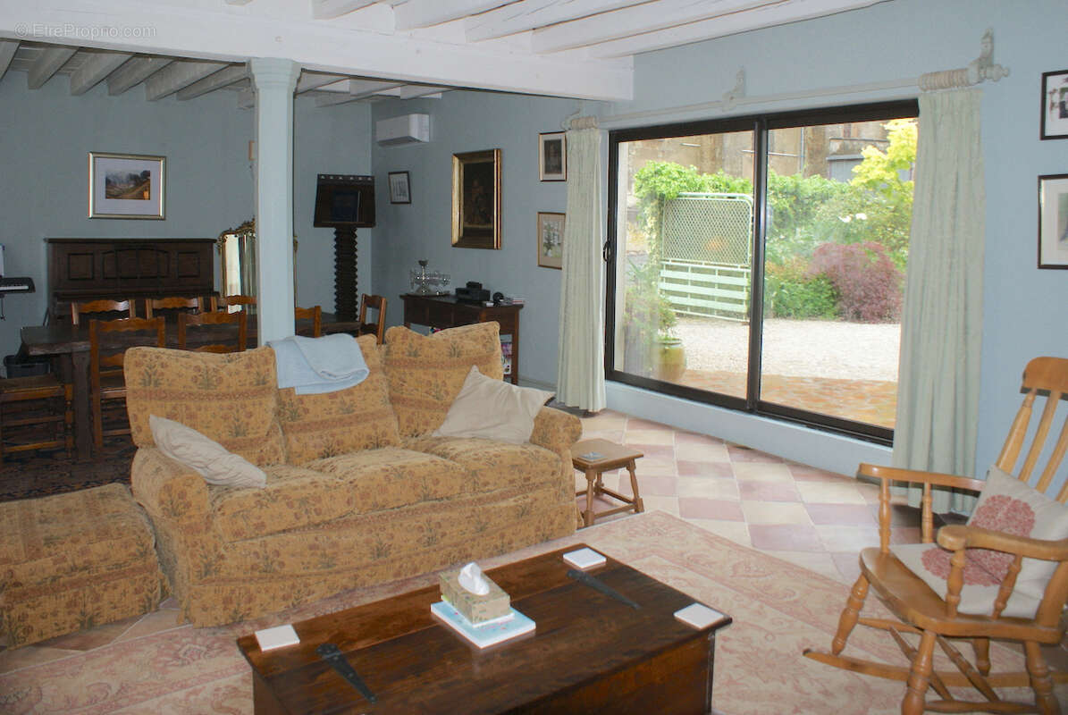 Maison à MONTLIEU-LA-GARDE