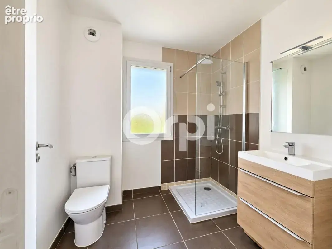 Proche commerces & transports - 2 chambres - garage - photo 3