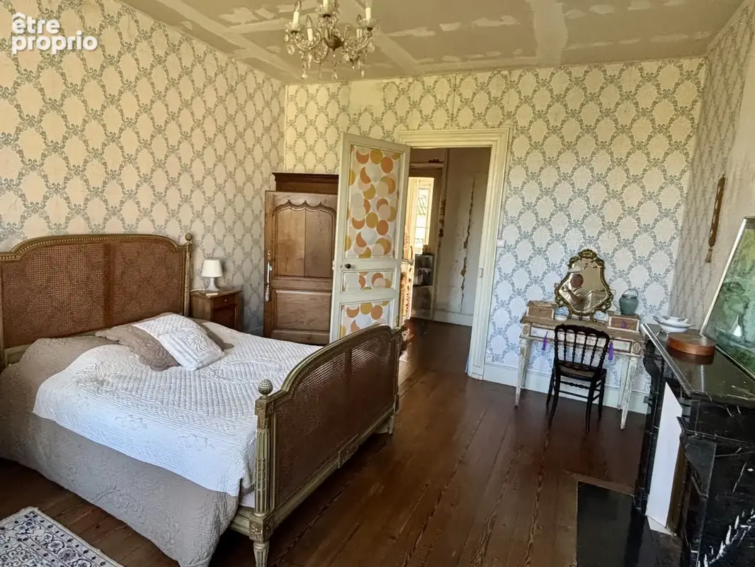 Maison de caractère avec dépendances et jardin - photo 11