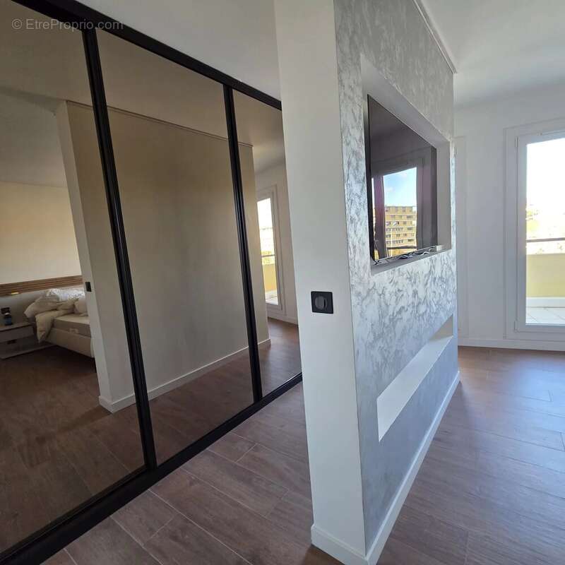 Appartement à SAINT-LAURENT-DU-VAR