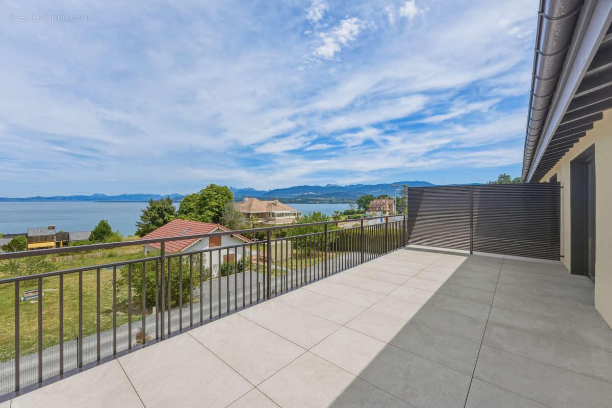 Exclusivité - Attique - Appartement 5 pièces de haut standing au bord du lac Léman - photo 2