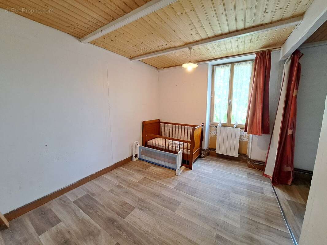 Maison à BAIGNES-SAINTE-RADEGONDE