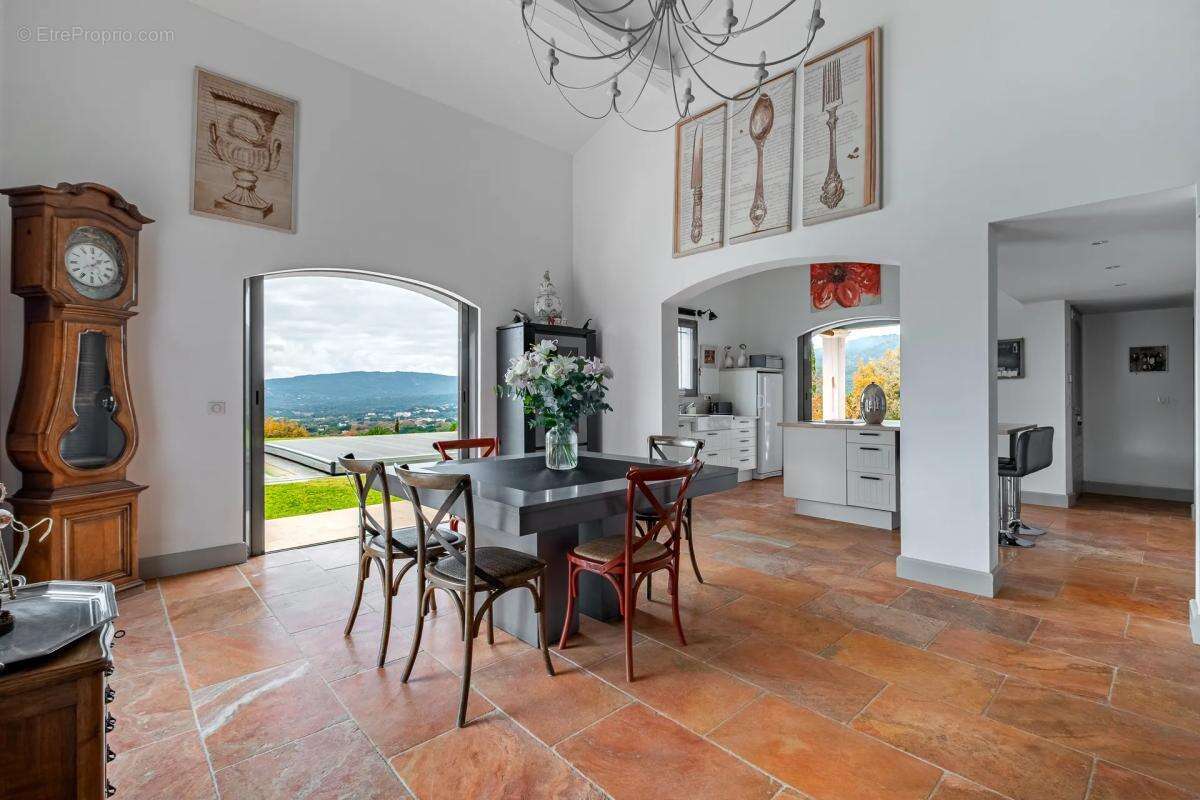 Maison à PLAN-DE-LA-TOUR