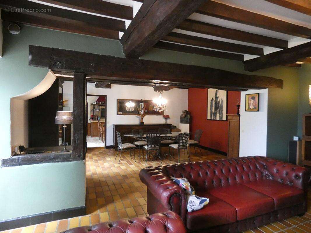 En Basse Normandie : Manoir de 331m2 de 8 pièces sur plus de 6 hectares ! Belle rénovation ! - photo 3