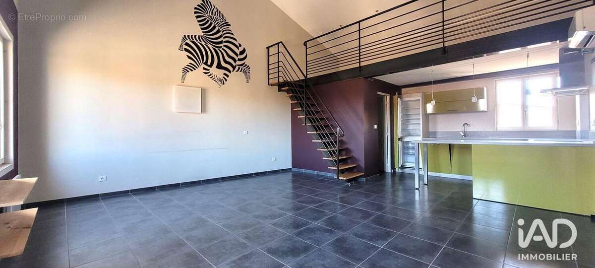 Photo 3 - Commerce à PERNES-LES-FONTAINES