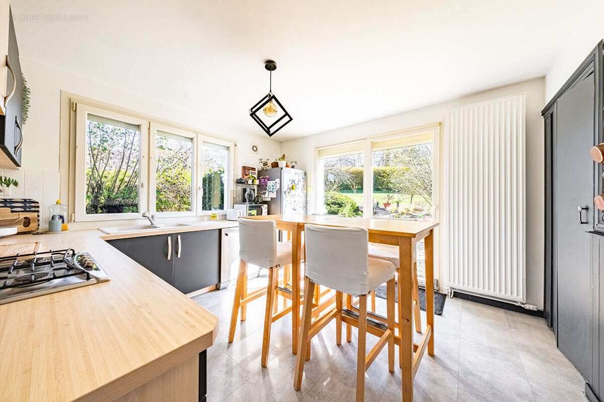 Maison à BELLENEUVE