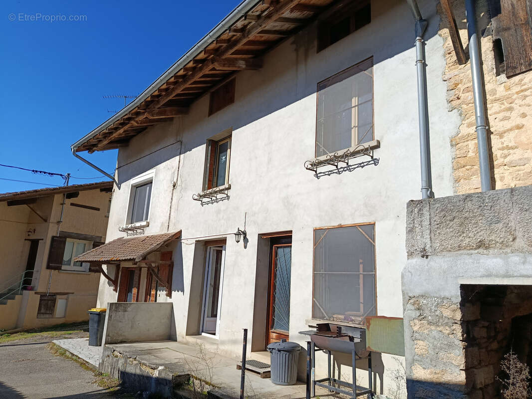 Maison à SALAVRE
