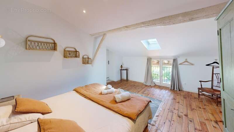 Maison à NEGREPELISSE