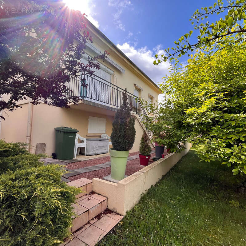 Maison à YZEURE