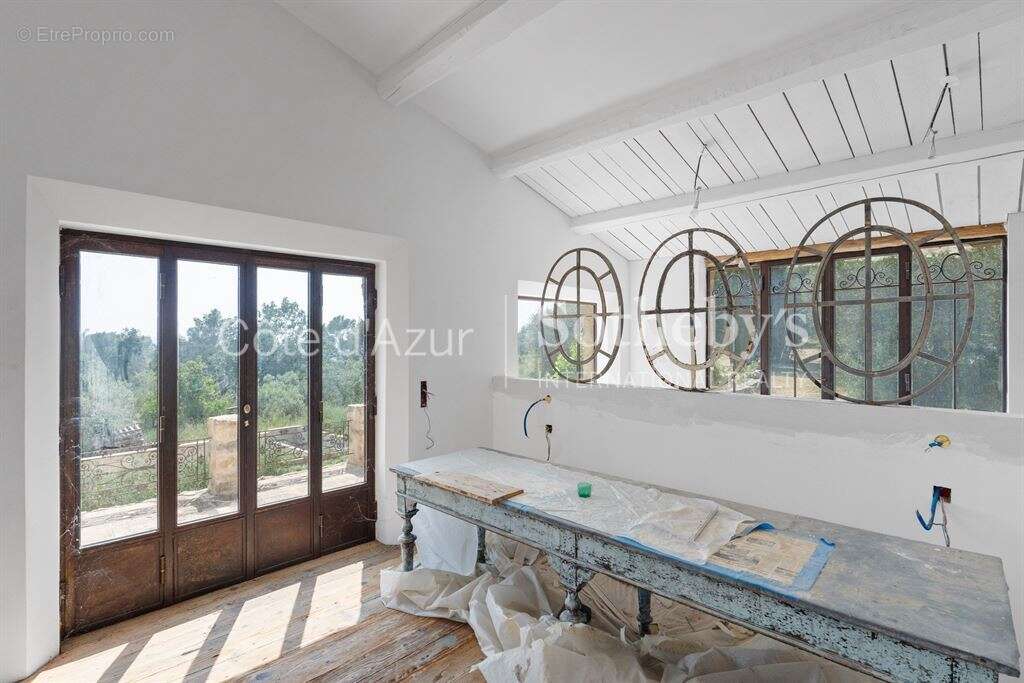 Maison à TOURRETTES