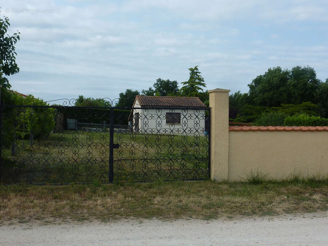 Terrain à MONTMORILLON