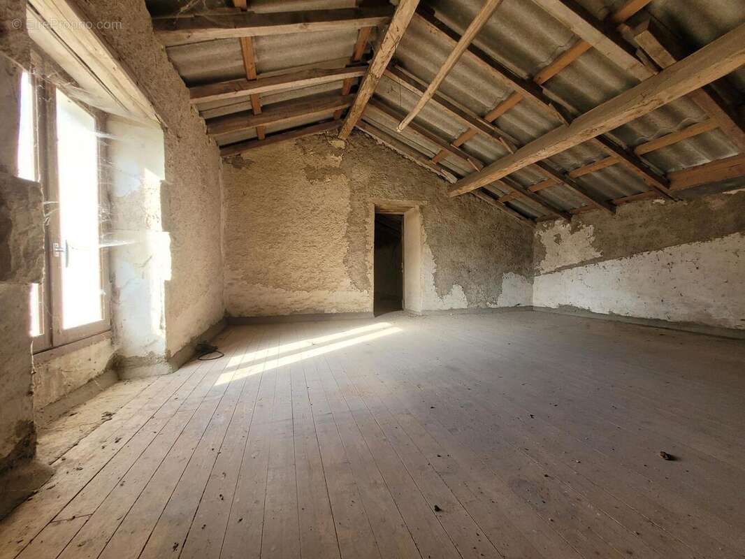 Photo 8 - Maison à VOUILLE