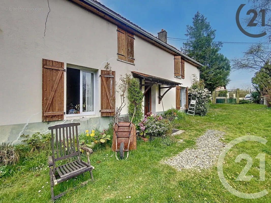 Maison à LA SAULSOTTE
