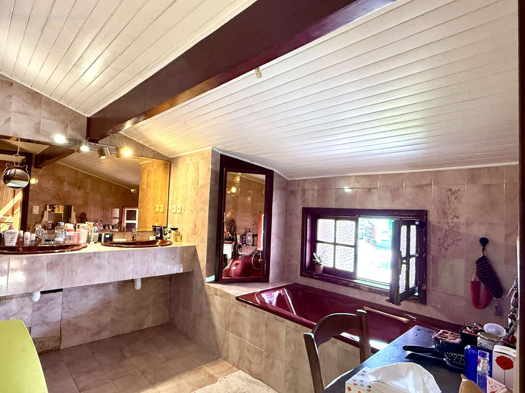 Appartement T3 de 94 m2 avec beau potentiel - photo 12