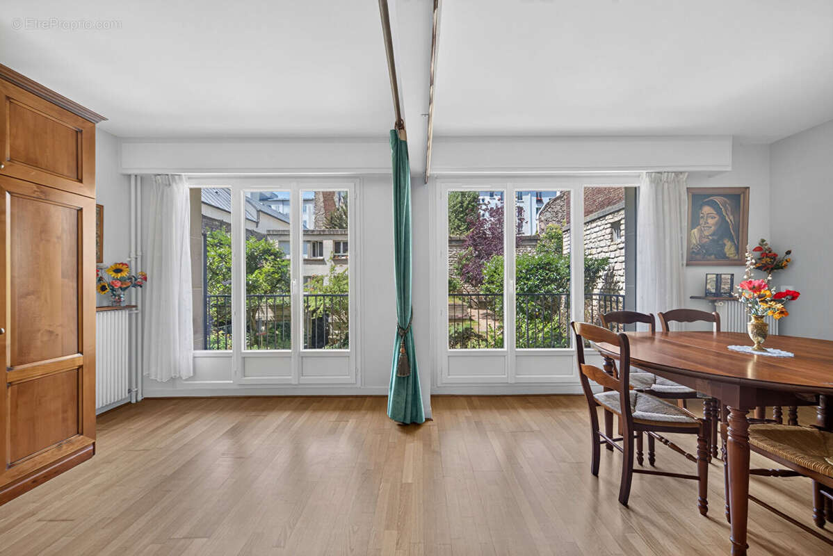 Appartement à PARIS-20E