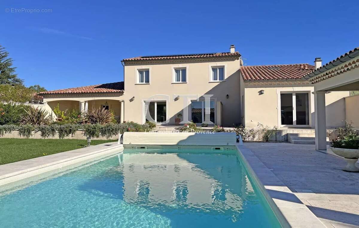 Maison à VAISON-LA-ROMAINE