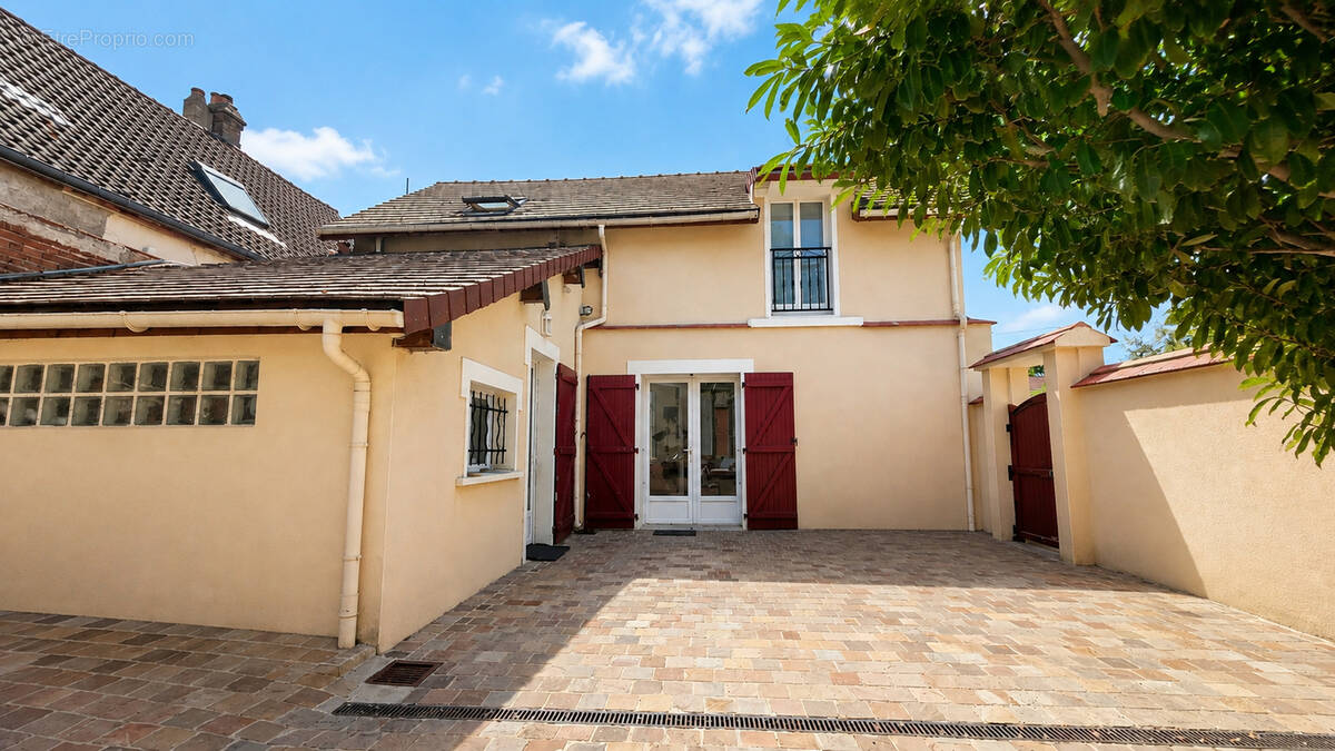 Maison à VILLIERS-LE-MORHIER
