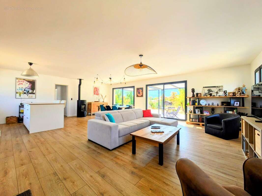 Maison à PLAN-D'AUPS-SAINTE-BAUME